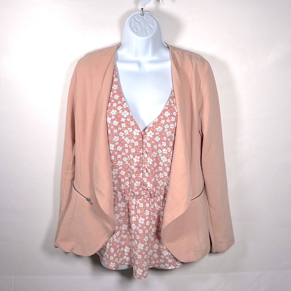 Elodie Boutique Blazer Open Front Peach Nude Neutral Zipper Detail Size Medium
